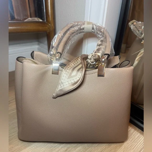 NWT Badgley Mischka Ardenne Zipper Satchel - Picture 4 of 5